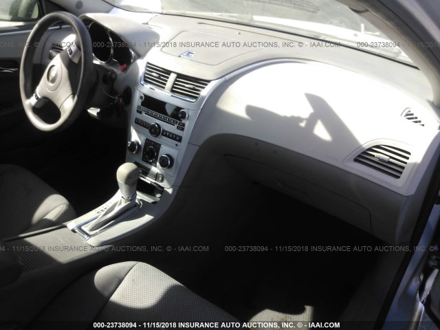1G1ZB5E02CF171186 - 2012 CHEVROLET MALIBU LS 银色 照片 5