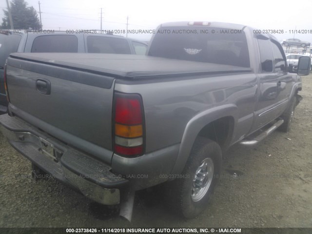 1GTHK29U37E124663 - 2007 GMC SIERRA K2500 HEAVY DUTY GRAY photo 4