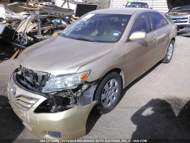 4T1BF3EK6BU695319 - 2011 TOYOTA CAMRY SE/LE/XLE 金色 照片 2