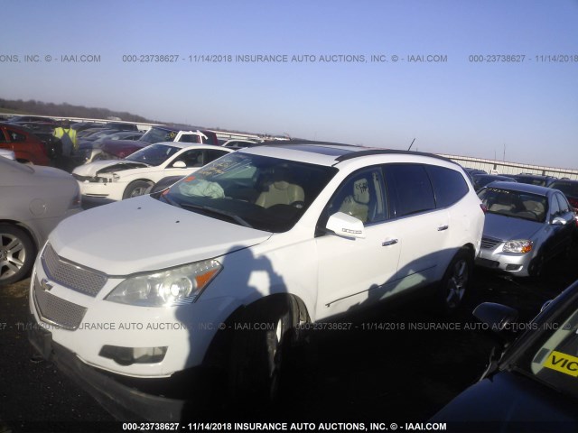 1GNEV33DX9S104592 - 2009 CHEVROLET TRAVERSE LTZ WHITE photo 2