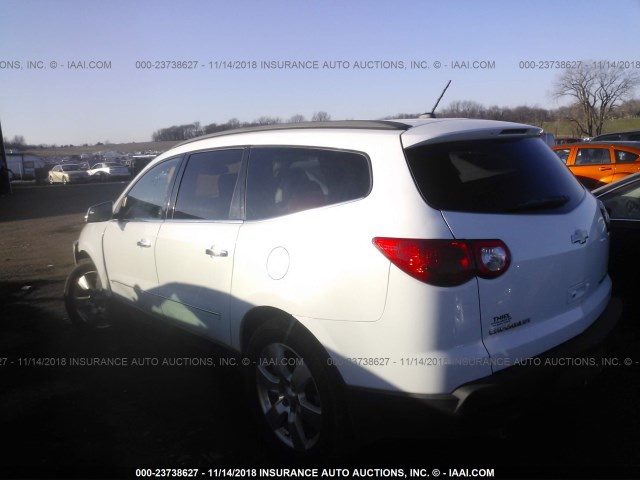 1GNEV33DX9S104592 - 2009 CHEVROLET TRAVERSE LTZ WHITE photo 3