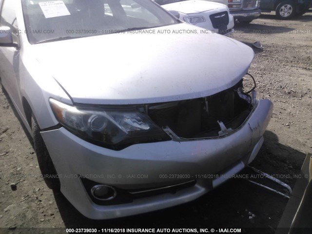 4T1BF1FK5DU229130 - 2013 TOYOTA CAMRY L/SE/LE/XLE Gümüş foto 6
