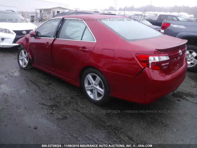 4T1BF1FK2CU608763 - 2012 TOYOTA CAMRY SE/LE/XLE RED photo 3