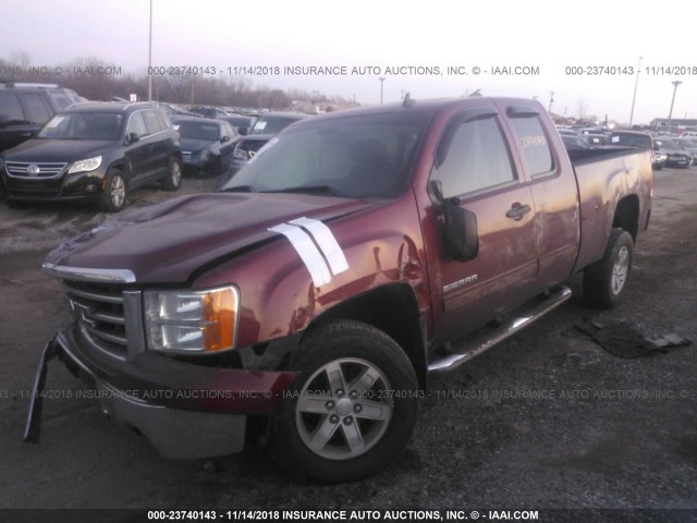 1GTR1VE0XDZ183774 - 2013 GMC SIERRA C1500 SLE MAROON photo 2