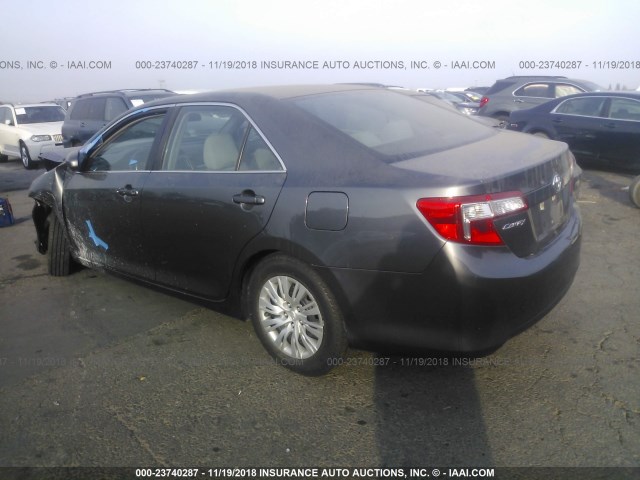 4T4BF1FK4DR324803 - 2013 TOYOTA CAMRY L/SE/LE/XLE GRAY photo 3