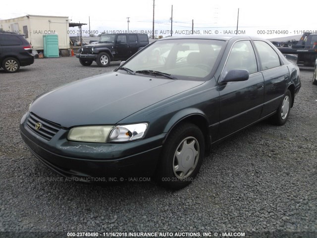 4T1BG22K9VU029622 - 1997 TOYOTA CAMRY CE/LE/XLE GREEN photo 2