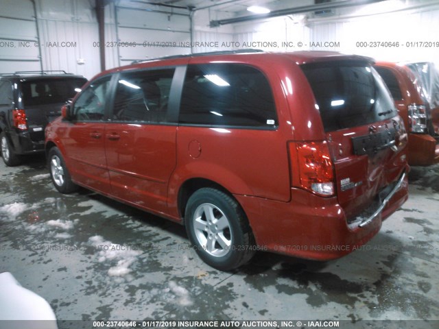 2C4RDGCG0DR627354 - 2013 DODGE GRAND CARAVAN SXT RED photo 3