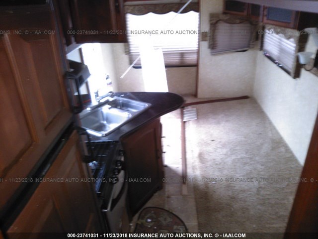 4X4FWBZ26BU003659 - 2011 FOREST RIVER OTHER  WHITE photo 8