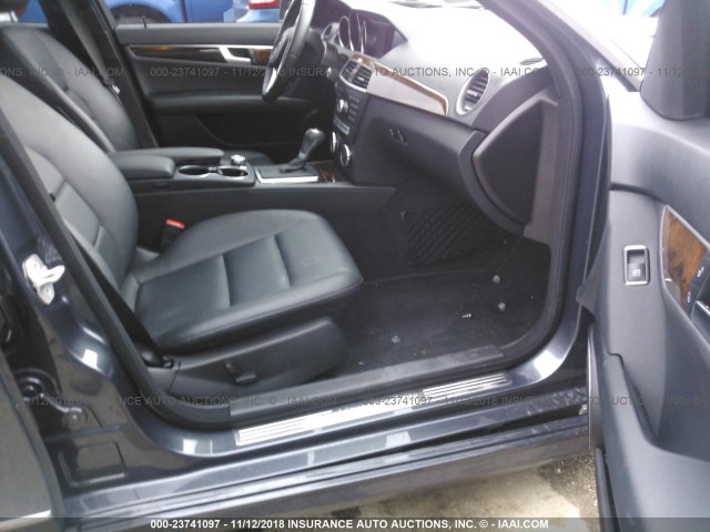 WDDGF4HB8DA868909 - 2013 MERCEDES-BENZ C 250 GRAY photo 5