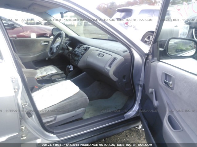 1HGCF86612A089338 - 2002 HONDA ACCORD VALUE SILVER photo 5