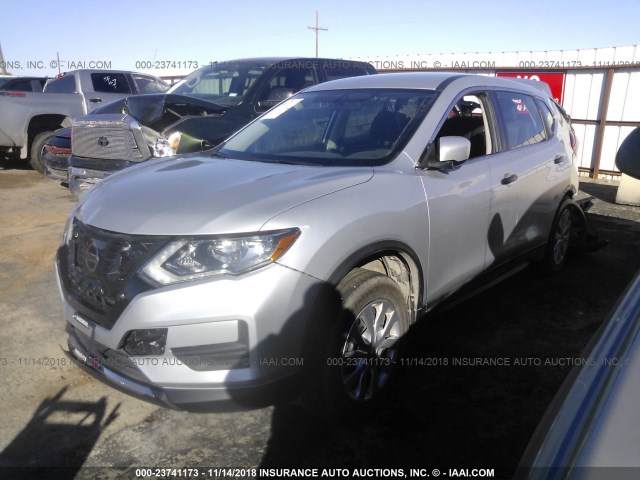 KNMAT2MVXHP611105 - 2017 NISSAN ROGUE S/SV SILVER photo 2