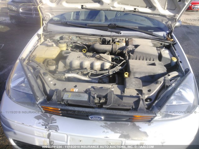 1FAFP33P63W295225 - 2003 FORD FOCUS LX SILVER photo 10