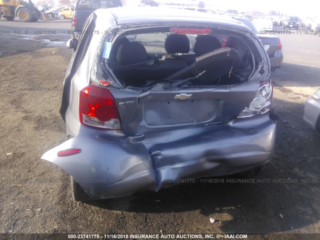 KL1TD66626B673957 - 2006 CHEVROLET AVEO LS GRAY photo 6