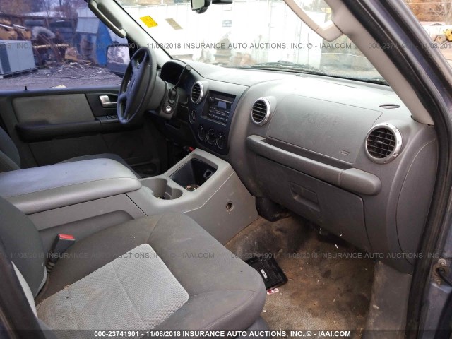 1FMPU16L83LC35335 - 2003 FORD EXPEDITION XLT BLUE photo 5