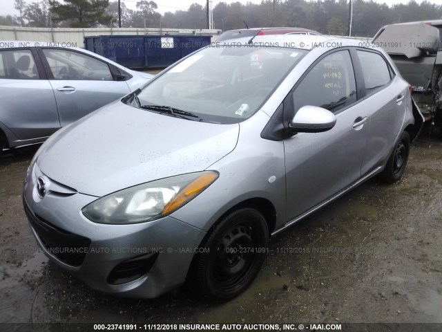 JM1DE1HYXB0125979 - 2011 MAZDA MAZDA2 GRAY photo 2