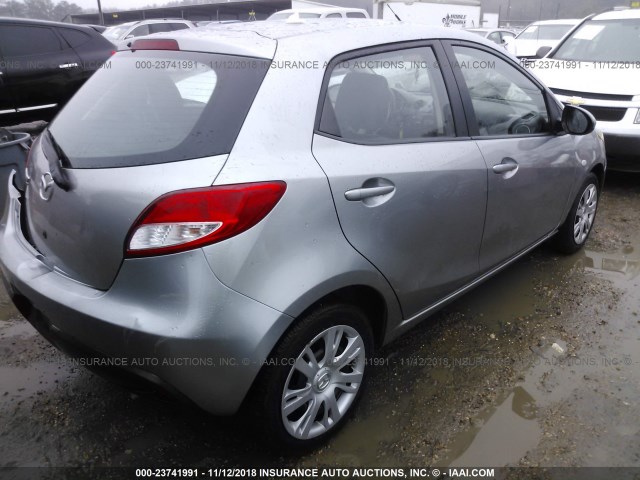 JM1DE1HYXB0125979 - 2011 MAZDA MAZDA2 GRAY photo 4