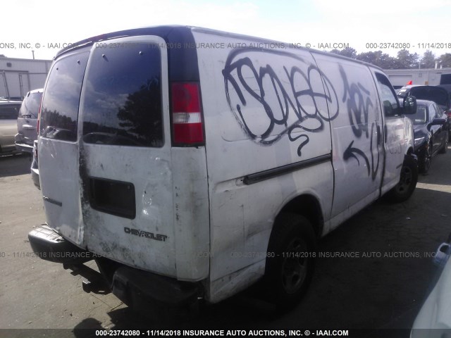 1GCFG15X061275162 - 2006 CHEVROLET EXPRESS G1500  WHITE photo 4