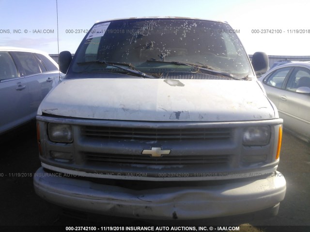 1GCEG15WX11164002 - 2001 CHEVROLET EXPRESS G1500  WHITE photo 6