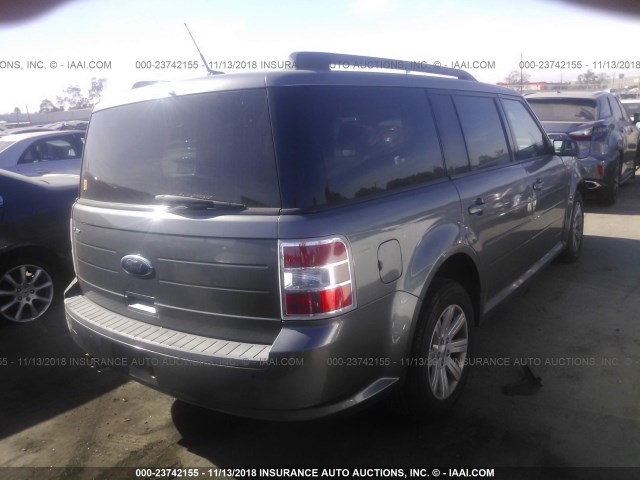 2FMGK5BCXABA54155 - 2010 FORD FLEX SE GRAY photo 4