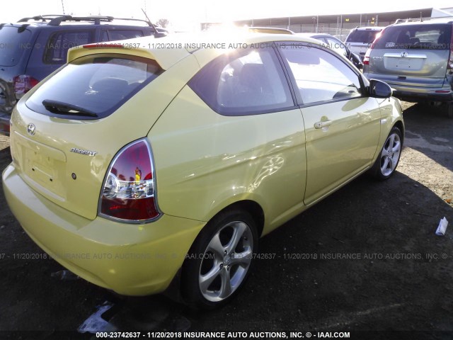 KMHCN36C48U087077 - 2008 HYUNDAI ACCENT SE YELLOW photo 4