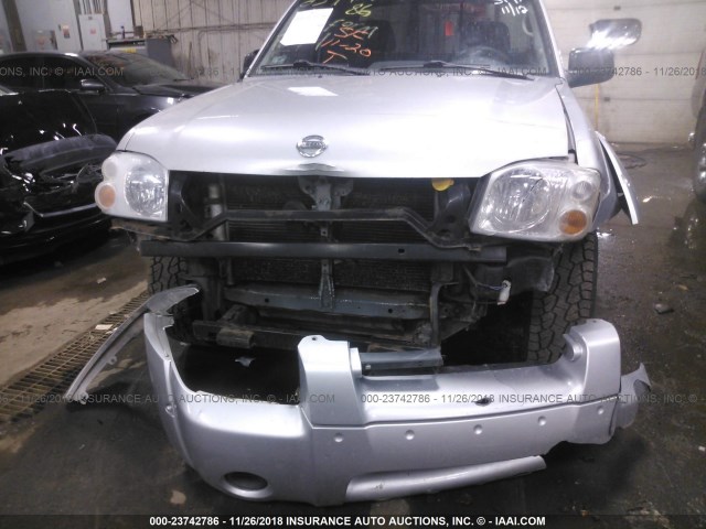 1N6ED26YX4C482707 - 2004 NISSAN FRONTIER KING CAB XE V6 SILVER photo 6