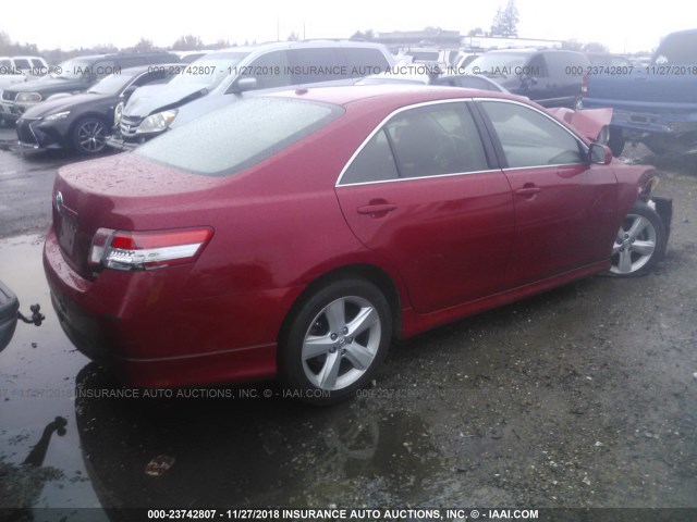 4T1BF3EK0AU076939 - 2010 TOYOTA CAMRY SE/LE/XLE RED photo 4