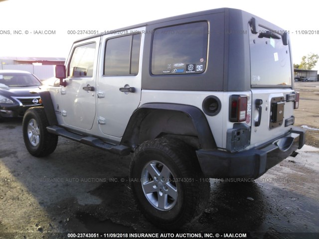 1J4GA59107L122090 - 2007 JEEP WRANGLER SAHARA SILVER photo 3