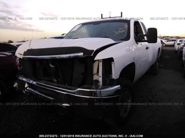 1GC2CVCG4DZ177433 - 2013 CHEVROLET SILVERADO C2500 HEAVY DUTY WHITE photo 2