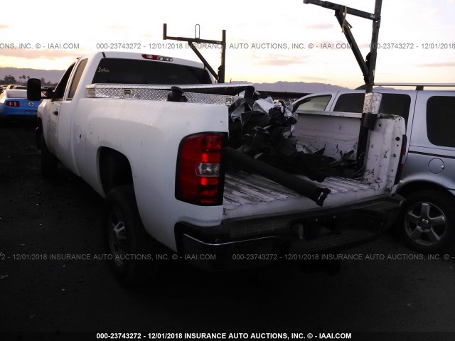 1GC2CVCG4DZ177433 - 2013 CHEVROLET SILVERADO C2500 HEAVY DUTY WHITE photo 3