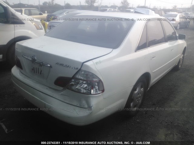 4T1BF28B83U312407 - 2003 TOYOTA AVALON XL/XLS WHITE photo 4