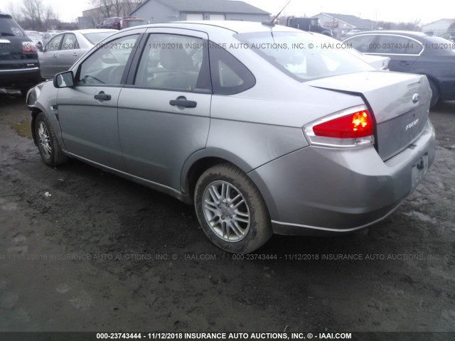 1FAHP35N48W146209 - 2008 FORD FOCUS SE/SEL/SES SILVER photo 3