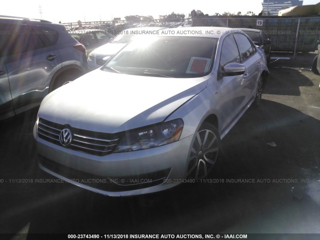 1VWAT7A37FC090930 - 2015 VOLKSWAGEN PASSAT S SILVER photo 2