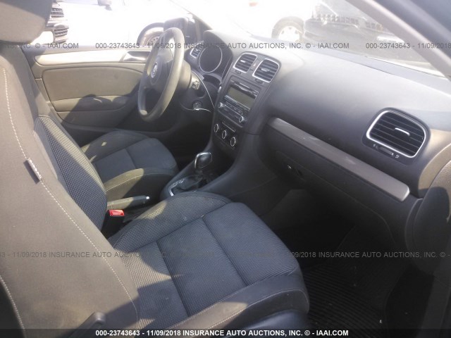 WVWDB7AJ7BW296873 - 2011 VOLKSWAGEN GOLF 灰色 照片 5