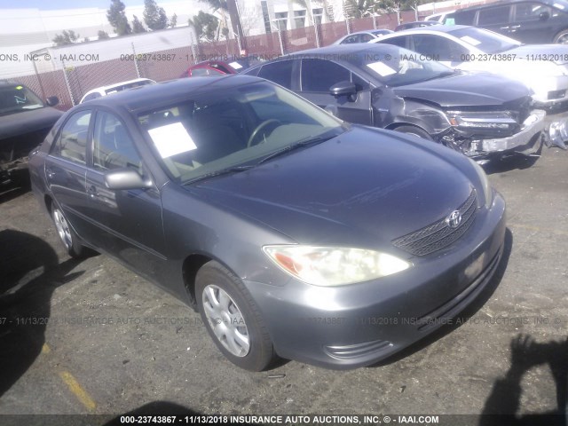 4T1BE32K22U601718 - 2002 TOYOTA CAMRY LE/XLE/SE GRAY photo 1