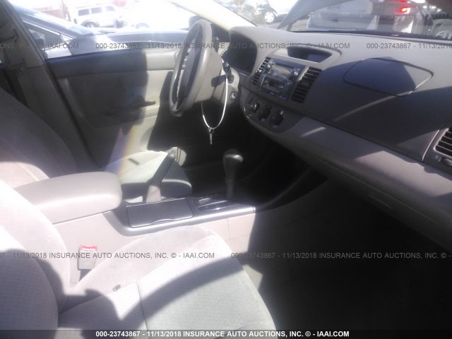 4T1BE32K22U601718 - 2002 TOYOTA CAMRY LE/XLE/SE GRAY photo 5