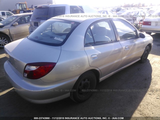 KNADC123126178079 - 2002 KIA RIO SILVER photo 4