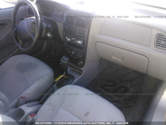 KNADC123126178079 - 2002 KIA RIO SILVER photo 5