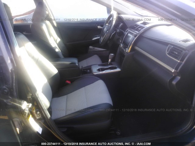 4T1BF1FK3EU756178 - 2014 TOYOTA CAMRY L/SE/LE/XLE 黑色 照片 5