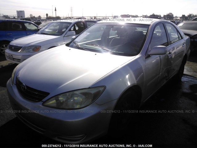 4T1BE32K94U922190 - 2004 TOYOTA CAMRY LE/XLE/SE SILVER photo 2