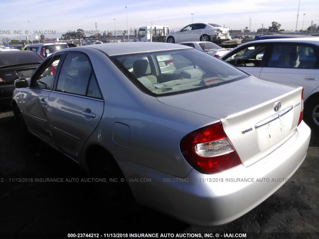 4T1BE32K94U922190 - 2004 TOYOTA CAMRY LE/XLE/SE SILVER photo 3