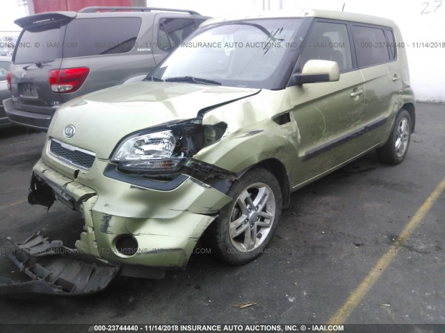 KNDJT2A27B7315427 - 2011 KIA SOUL +/!/SPORT GREEN photo 6