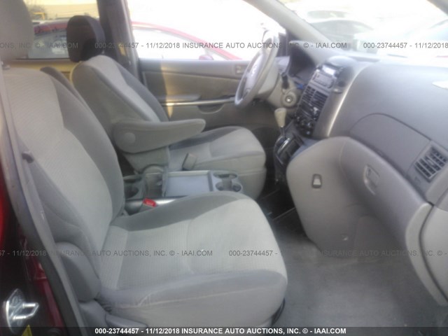 5TDZK23CX8S206888 - 2008 TOYOTA SIENNA CE/LE RED photo 5