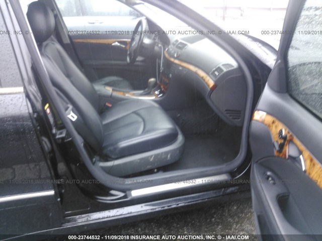 WDBUF65J63A220146 - 2003 MERCEDES-BENZ E 320 BLACK photo 5