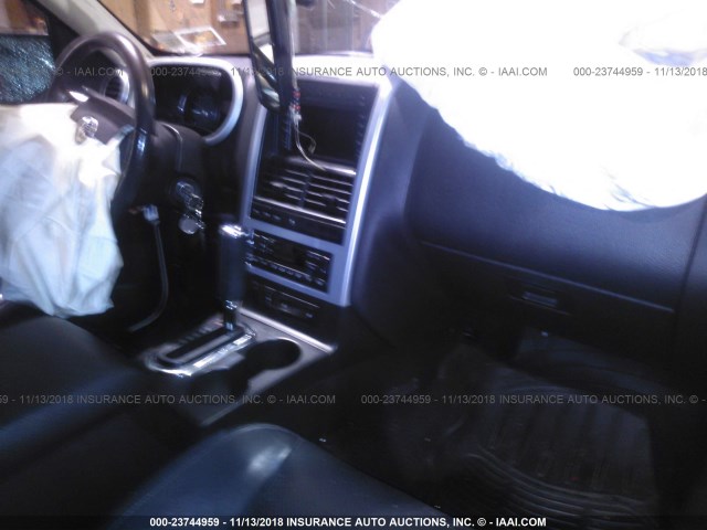 4M2EU48876UJ14858 - 2006 MERCURY MOUNTAINEER PREMIER WHITE photo 5