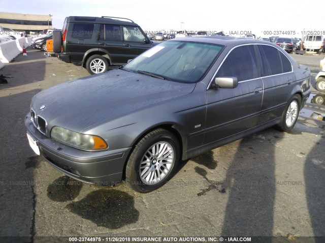 WBADT63402CK27794 - 2002 BMW 530 GRAY photo 2