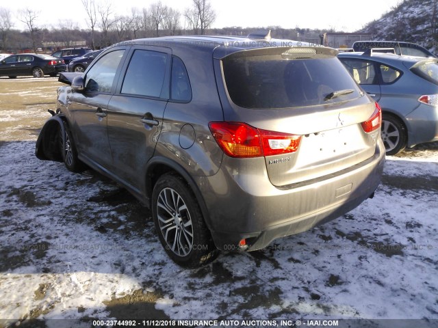 JA4AR3AW6HZ064656 - 2017 MITSUBISHI OUTLANDER SPORT ES/SE GRAY photo 3