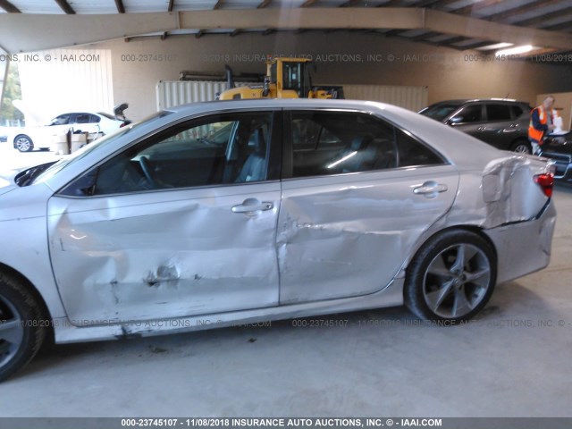 4T1BF1FK9EU358702 - 2014 TOYOTA CAMRY L/SE/LE/XLE 银色 照片 6