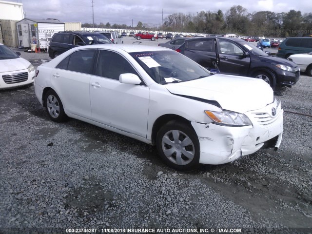 JTNBE46K373031905 - 2007 TOYOTA CAMRY NEW GENERAT CE/LE/XLE/SE WHITE photo 1