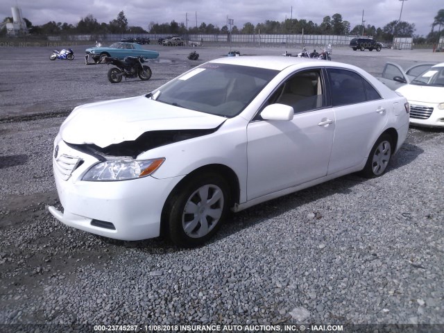 JTNBE46K373031905 - 2007 TOYOTA CAMRY NEW GENERAT CE/LE/XLE/SE WHITE photo 2