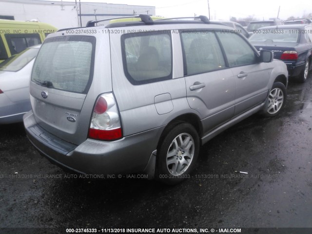 JF1SG67656H719438 - 2006 SUBARU FORESTER 2.5X LL BEAN SILVER photo 4